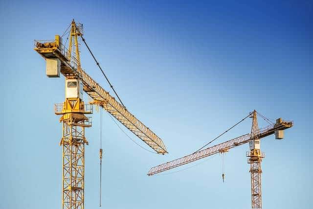 Comment des ingénieurs spécialisés assurent-ils la stabilité des projets de construction ?
