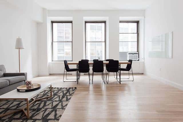 Intérieur appartement illuminé