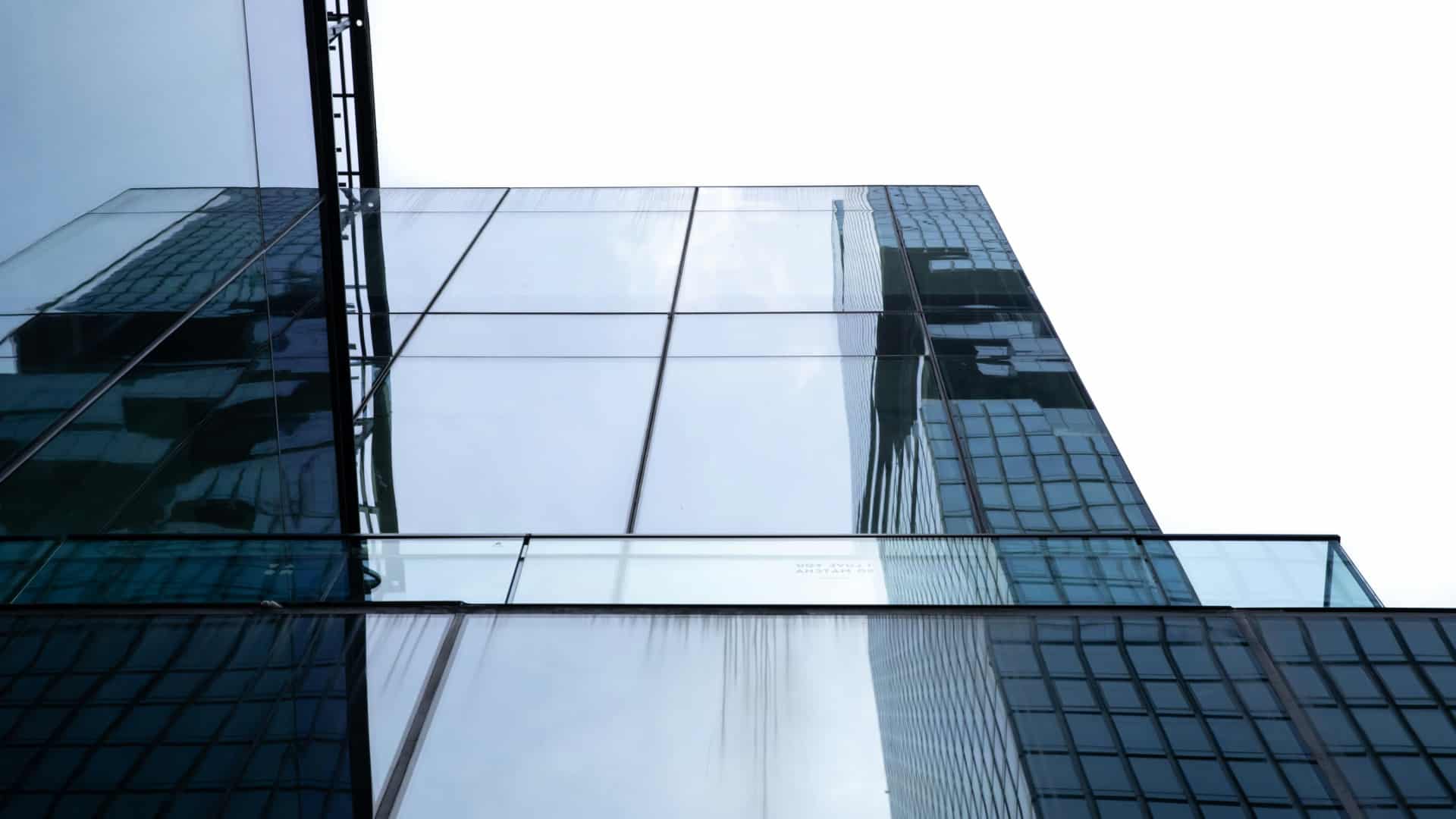 Qu'est-ce que du verre bas carbone et pourquoi est-il conseillé aujourd'hui ?