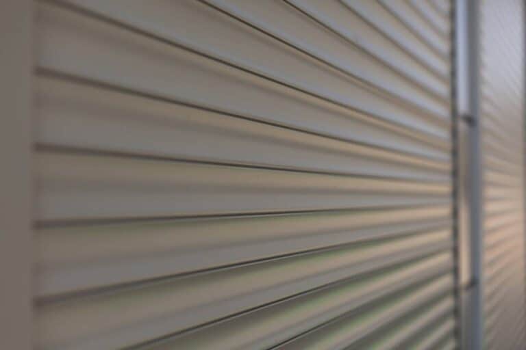 Tout ce qu’il faut savoir sur le dépannage des rideaux métalliques
