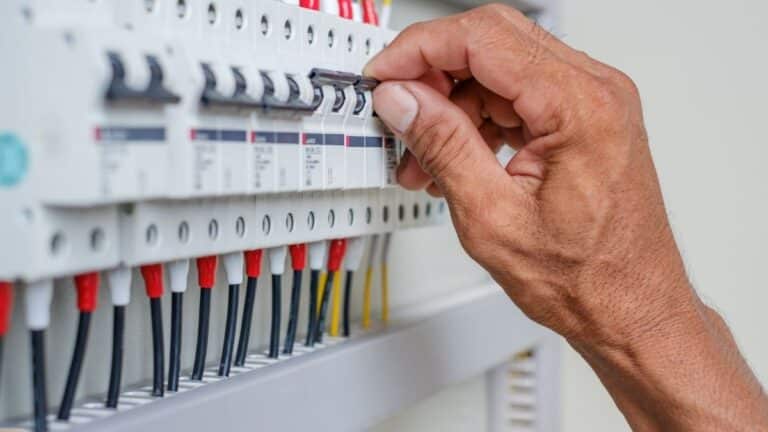 Quels sont les différents types de disjoncteurs ?